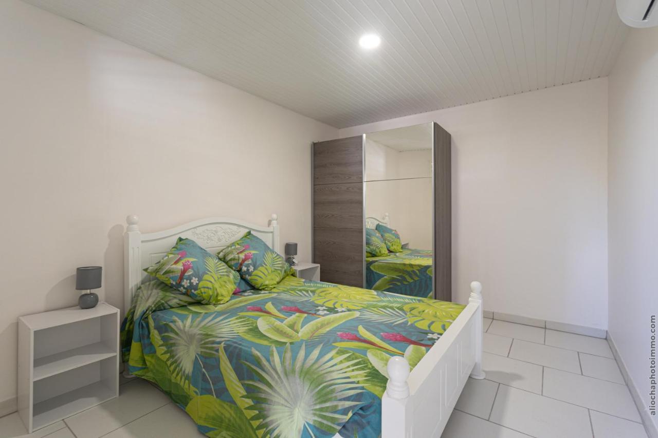 Alpinia - Appt Avec Piscine Partagee Apartamento Saint-Pierre Exterior foto
